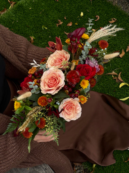 Celebrate the season with a sea of yellows, oranges, reds, purples, and browns, the perfect colors to capture nature’s beautiful transition between summer and autumn. 