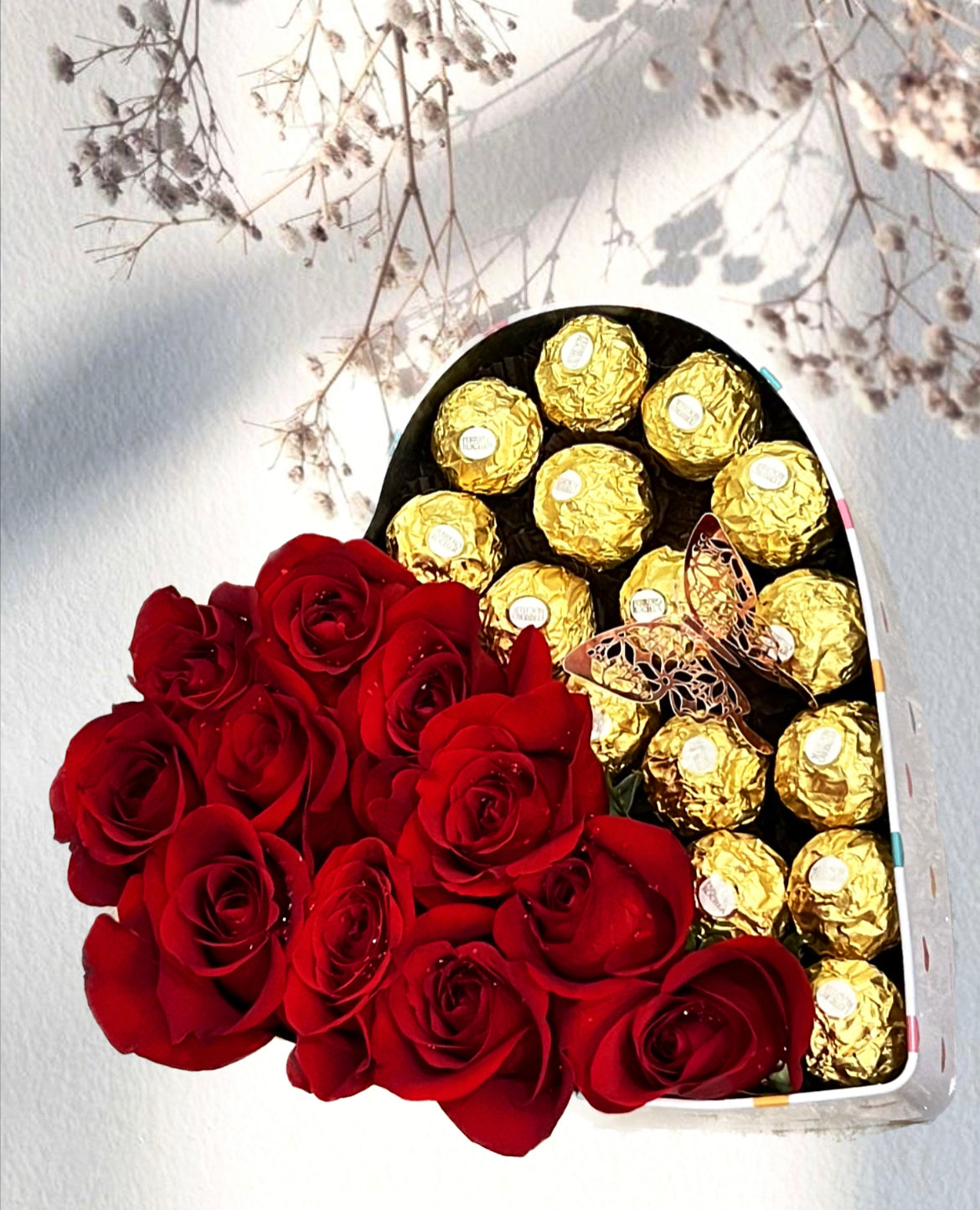 Heart Box With Roses Chocolate and Rosé Floral Heart Box – The Floristry
