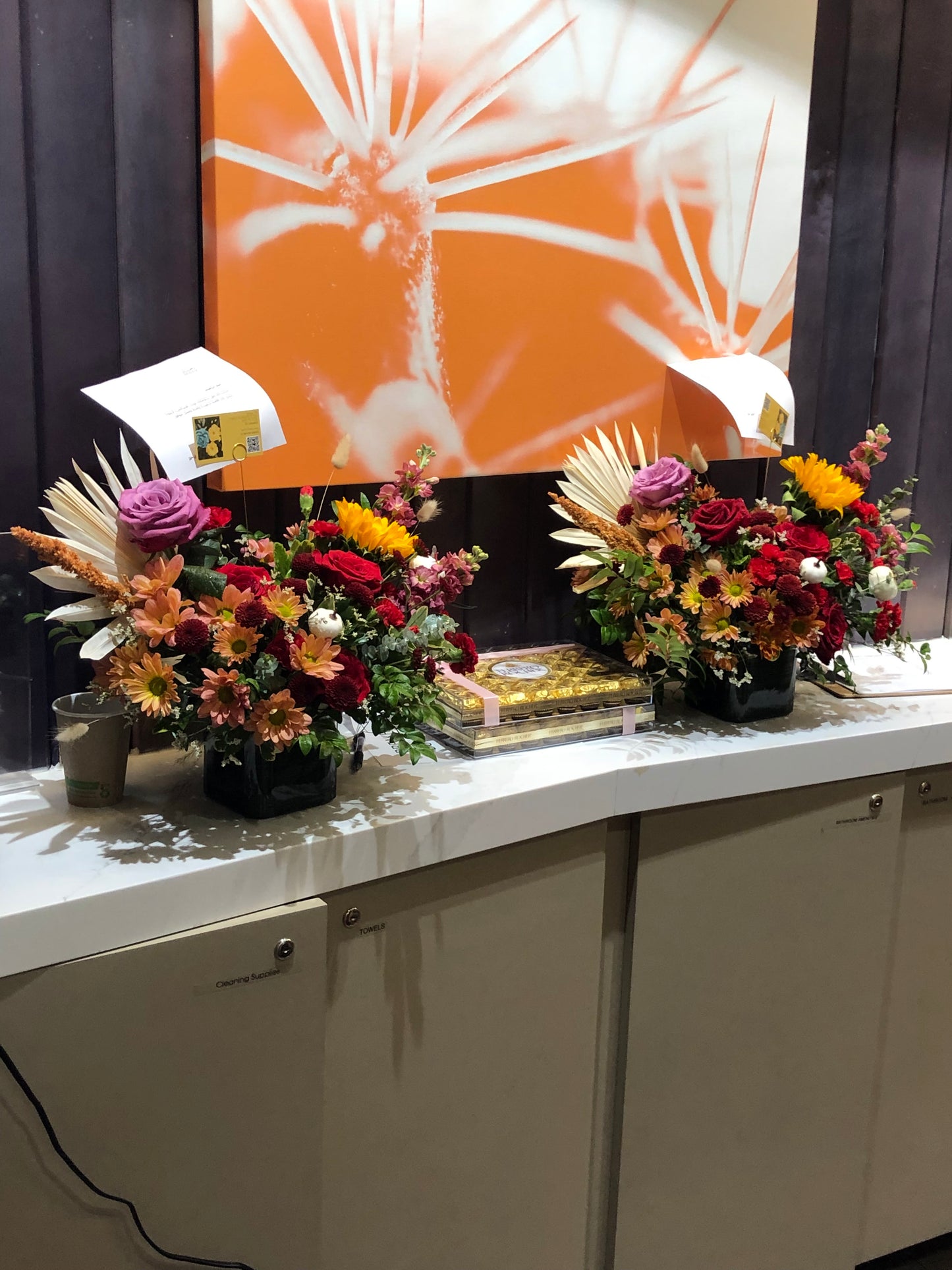 Cozy and vibrant autumn bouquet for seasonal décor or festive celebrations.
