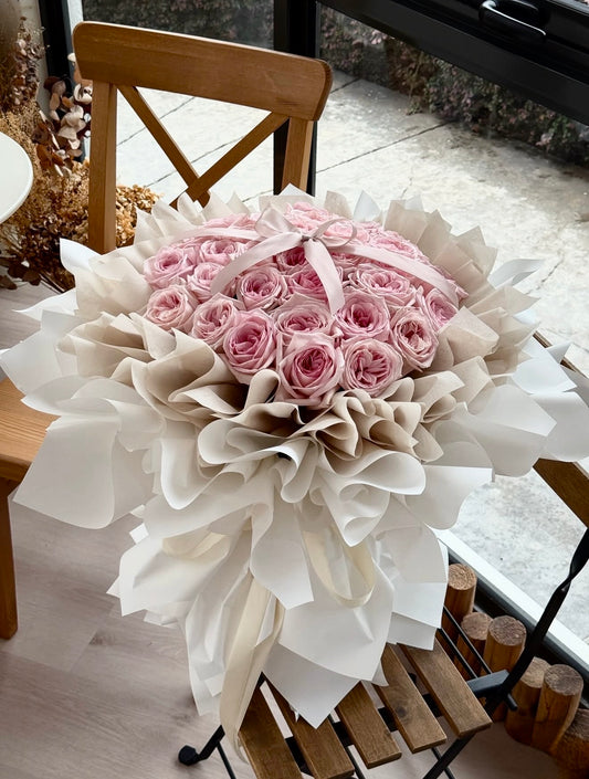 This huge Princess Roses Bouquet features dozens of premium blush-pink roses, arranged with dedicated floral artistry and wrapped in the signature Korean luxury style